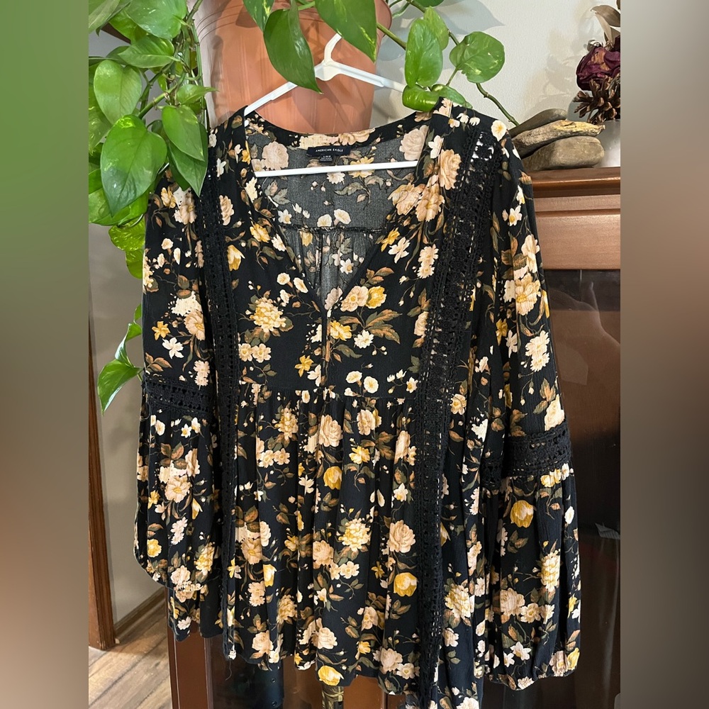 American Eagle Boho Floral Peasant Top